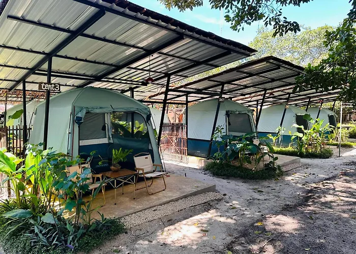 Tropical Hostel